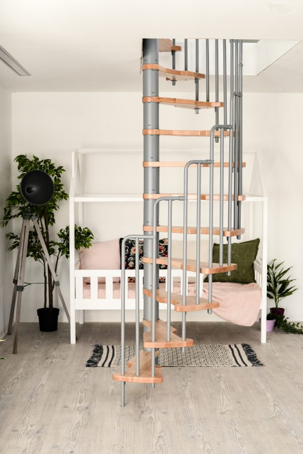 grå spiraltrappa