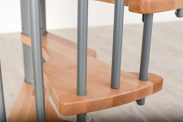grå spiraltrappa