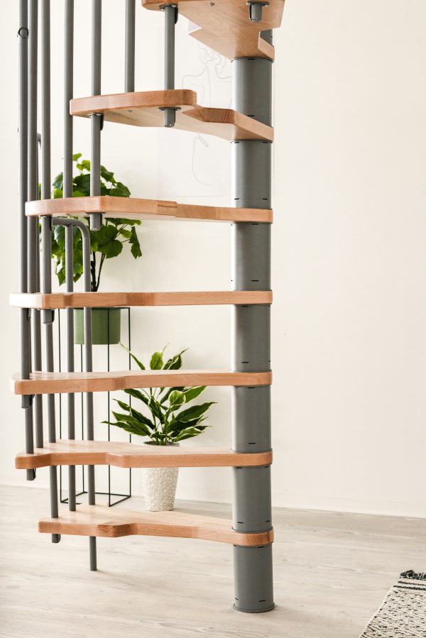 grå spiraltrappa